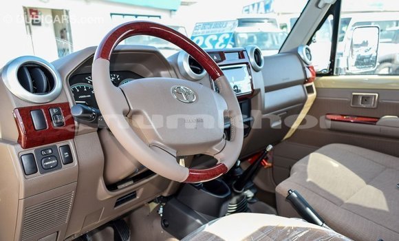 Buy Import Toyota Land Cruiser Beige Car in Import - Dubai in Bumthang Buy Import Toyota Land Cruiser Beige Car in Import - Dubai in Bumthang