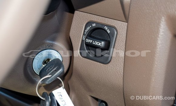 Buy Import Toyota Land Cruiser Beige Car in Import - Dubai in Bumthang Buy Import Toyota Land Cruiser Beige Car in Import - Dubai in Bumthang