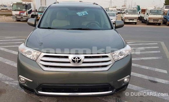 Buy Import Toyota Highlander Green Car in Import - Dubai in Bumthang Buy Import Toyota Highlander Green Car in Import - Dubai in Bumthang
