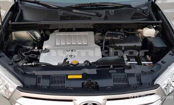 Buy Import Toyota Highlander Green Car in Import - Dubai in Bumthang Buy Import Toyota Highlander Green Car in Import - Dubai in Bumthang