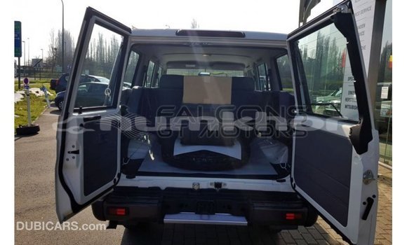 Buy Import Toyota Land Cruiser White Car in Import - Dubai in Bumthang Buy Import Toyota Land Cruiser White Car in Import - Dubai in Bumthang