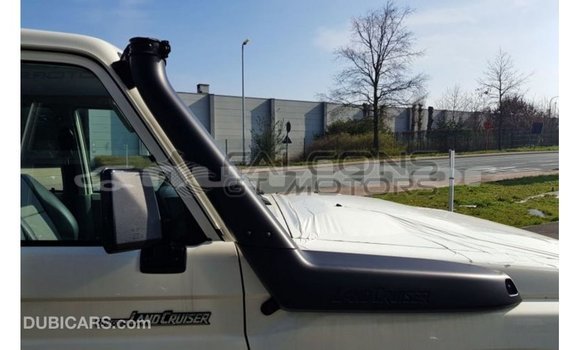 Buy Import Toyota Land Cruiser White Car in Import - Dubai in Bumthang Buy Import Toyota Land Cruiser White Car in Import - Dubai in Bumthang