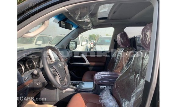 Buy Import Toyota Land Cruiser Black Car in Import - Dubai in Bumthang Buy Import Toyota Land Cruiser Black Car in Import - Dubai in Bumthang