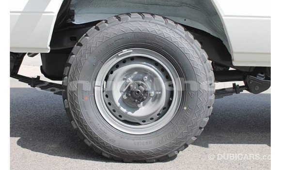Buy Import Toyota Land Cruiser White Car in Import - Dubai in Bumthang Buy Import Toyota Land Cruiser White Car in Import - Dubai in Bumthang