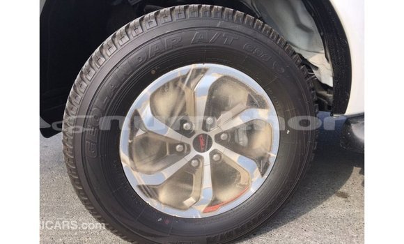 Buy Import Toyota Hilux White Car in Import - Dubai in Bumthang Buy Import Toyota Hilux White Car in Import - Dubai in Bumthang