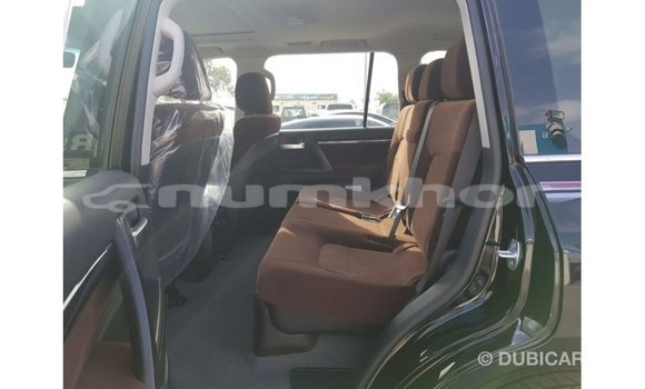 Buy Import Toyota Land Cruiser Black Car in Import - Dubai in Bumthang Buy Import Toyota Land Cruiser Black Car in Import - Dubai in Bumthang