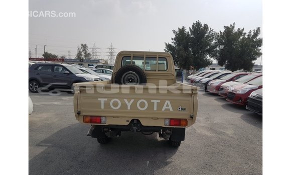 Buy Import Toyota Land Cruiser Beige Car in Import - Dubai in Bumthang Buy Import Toyota Land Cruiser Beige Car in Import - Dubai in Bumthang