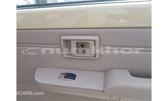 Buy Import Toyota Land Cruiser Beige Car in Import - Dubai in Bumthang Buy Import Toyota Land Cruiser Beige Car in Import - Dubai in Bumthang