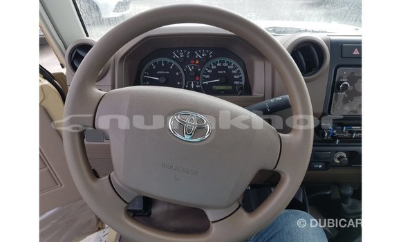Buy Import Toyota Land Cruiser Beige Car in Import - Dubai in Bumthang Buy Import Toyota Land Cruiser Beige Car in Import - Dubai in Bumthang