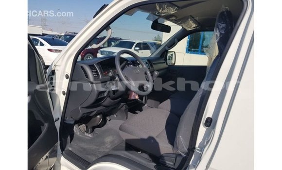 Buy Import Toyota Hiace White Car in Import - Dubai in Bumthang Buy Import Toyota Hiace White Car in Import - Dubai in Bumthang