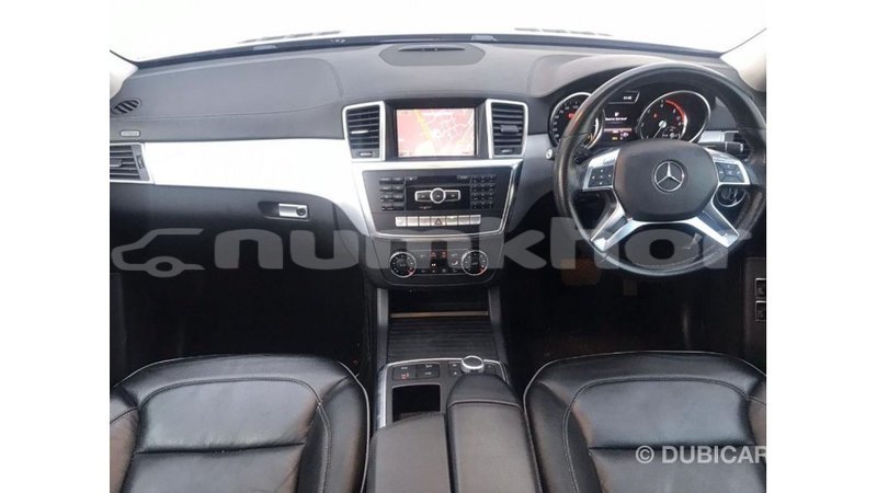 Big with watermark mercedes benz 190 bumthang import dubai 3467