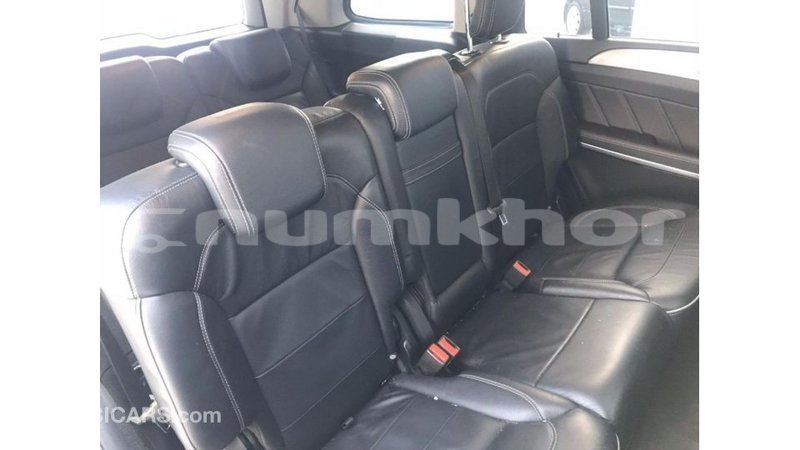 Big with watermark mercedes benz 190 bumthang import dubai 3467