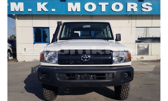 Buy Import Toyota Land Cruiser White Car in Import - Dubai in Bumthang Buy Import Toyota Land Cruiser White Car in Import - Dubai in Bumthang