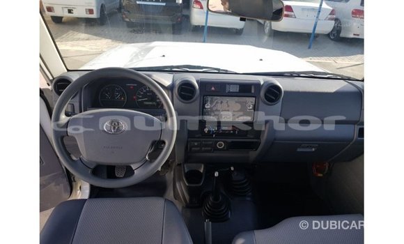 Buy Import Toyota Land Cruiser White Car in Import - Dubai in Bumthang Buy Import Toyota Land Cruiser White Car in Import - Dubai in Bumthang