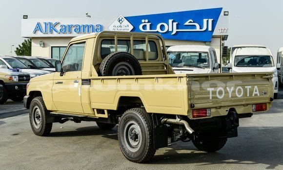 Buy Import Toyota Land Cruiser Beige Car in Import - Dubai in Bumthang Buy Import Toyota Land Cruiser Beige Car in Import - Dubai in Bumthang