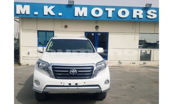 Buy Import Toyota Land Cruiser White Car in Import - Dubai in Bumthang Buy Import Toyota Land Cruiser White Car in Import - Dubai in Bumthang