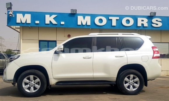 Buy Import Toyota Land Cruiser White Car in Import - Dubai in Bumthang Buy Import Toyota Land Cruiser White Car in Import - Dubai in Bumthang
