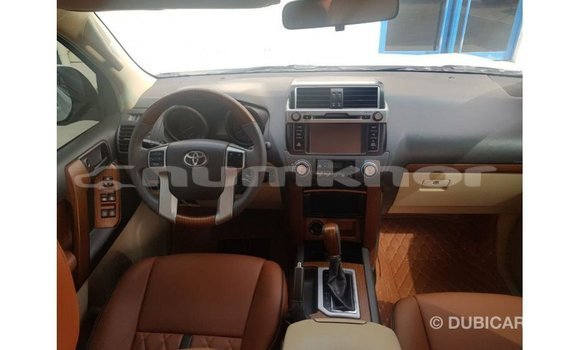 Buy Import Toyota Land Cruiser White Car in Import - Dubai in Bumthang Buy Import Toyota Land Cruiser White Car in Import - Dubai in Bumthang