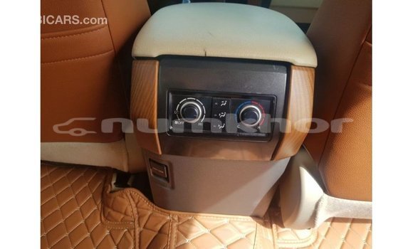 Buy Import Toyota Land Cruiser White Car in Import - Dubai in Bumthang Buy Import Toyota Land Cruiser White Car in Import - Dubai in Bumthang