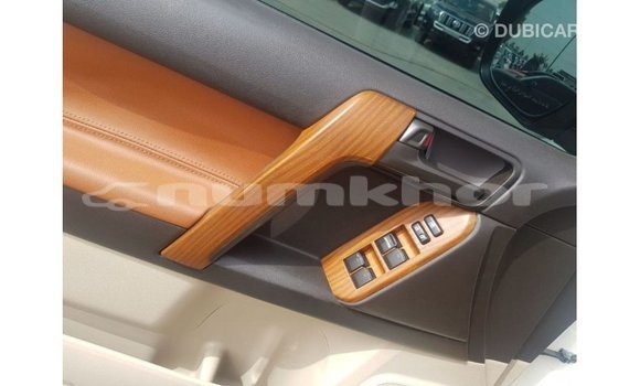 Buy Import Toyota Land Cruiser White Car in Import - Dubai in Bumthang Buy Import Toyota Land Cruiser White Car in Import - Dubai in Bumthang