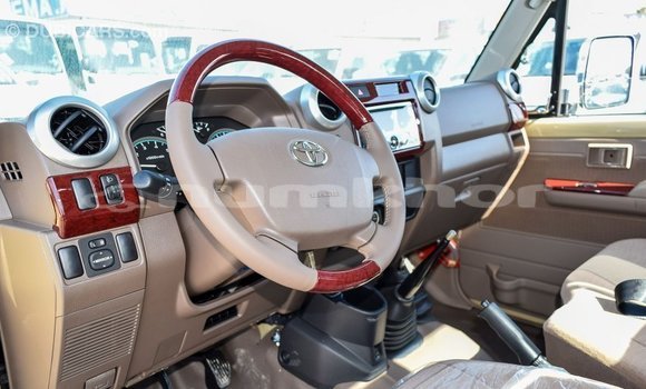 Buy Import Toyota Land Cruiser Beige Car in Import - Dubai in Bumthang Buy Import Toyota Land Cruiser Beige Car in Import - Dubai in Bumthang