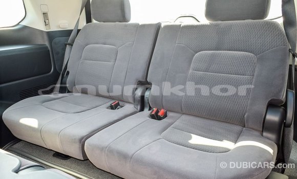 Buy Import Toyota Land Cruiser White Car in Import - Dubai in Bumthang Buy Import Toyota Land Cruiser White Car in Import - Dubai in Bumthang