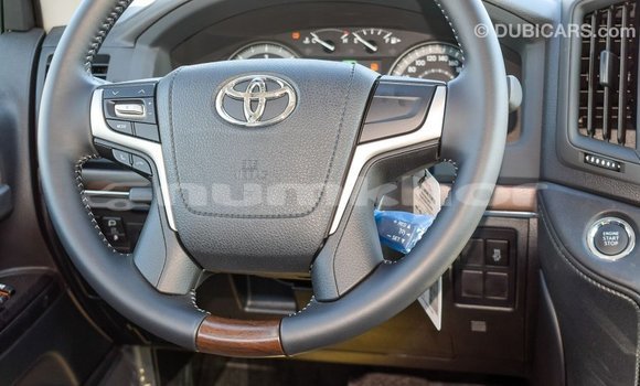 Buy Import Toyota Land Cruiser White Car in Import - Dubai in Bumthang Buy Import Toyota Land Cruiser White Car in Import - Dubai in Bumthang