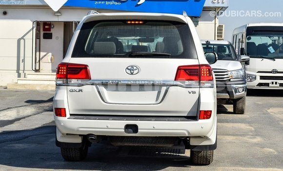 Buy Import Toyota Land Cruiser White Car in Import - Dubai in Bumthang Buy Import Toyota Land Cruiser White Car in Import - Dubai in Bumthang