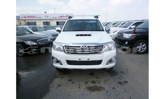 Buy Import Toyota Hilux White Car in Import - Dubai in Bumthang Buy Import Toyota Hilux White Car in Import - Dubai in Bumthang