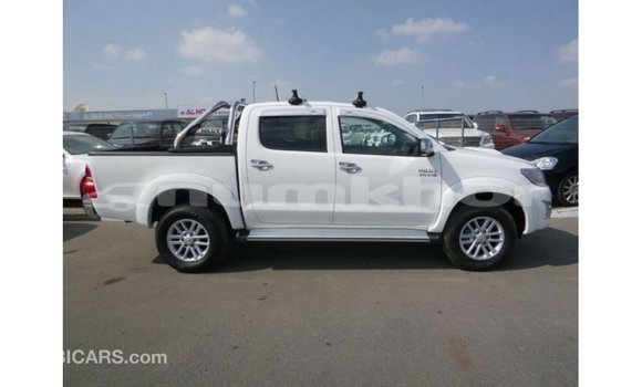Buy Import Toyota Hilux White Car in Import - Dubai in Bumthang Buy Import Toyota Hilux White Car in Import - Dubai in Bumthang