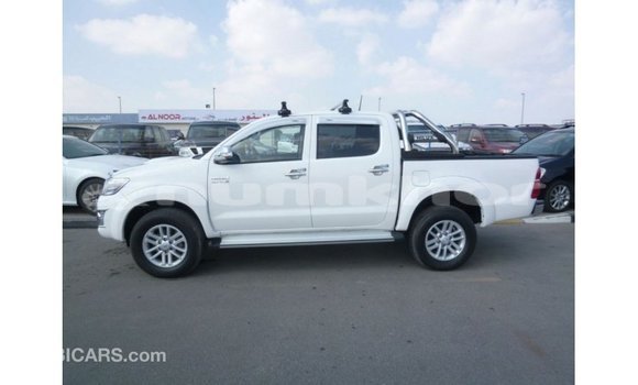 Buy Import Toyota Hilux White Car in Import - Dubai in Bumthang Buy Import Toyota Hilux White Car in Import - Dubai in Bumthang