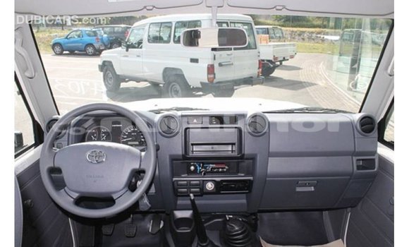 Buy Import Toyota Land Cruiser White Car in Import - Dubai in Bumthang Buy Import Toyota Land Cruiser White Car in Import - Dubai in Bumthang