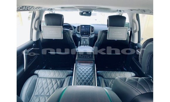 Buy Import Toyota Land Cruiser Black Car in Import - Dubai in Bumthang Buy Import Toyota Land Cruiser Black Car in Import - Dubai in Bumthang