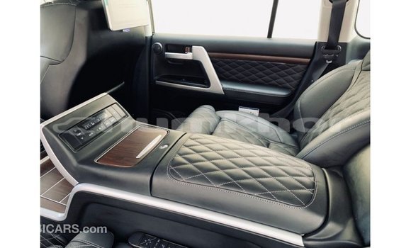 Buy Import Toyota Land Cruiser Black Car in Import - Dubai in Bumthang Buy Import Toyota Land Cruiser Black Car in Import - Dubai in Bumthang