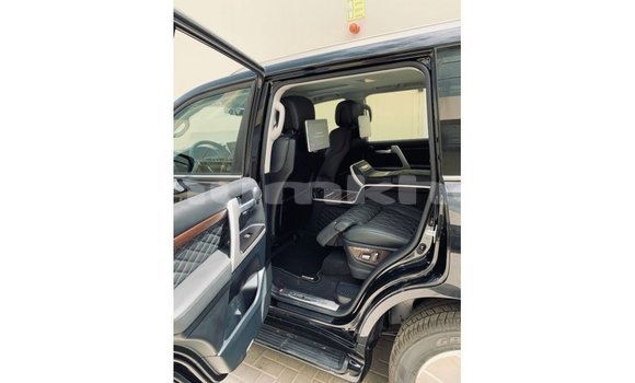 Buy Import Toyota Land Cruiser Black Car in Import - Dubai in Bumthang Buy Import Toyota Land Cruiser Black Car in Import - Dubai in Bumthang