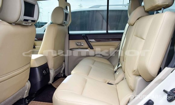 Buy Import Mitsubishi Pajero White Car in Import - Dubai in Bumthang Buy Import Mitsubishi Pajero White Car in Import - Dubai in Bumthang