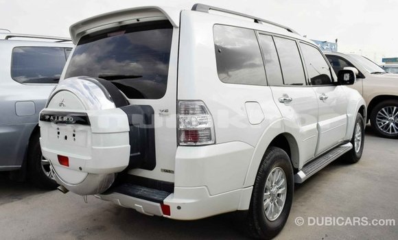 Buy Import Mitsubishi Pajero White Car in Import - Dubai in Bumthang Buy Import Mitsubishi Pajero White Car in Import - Dubai in Bumthang