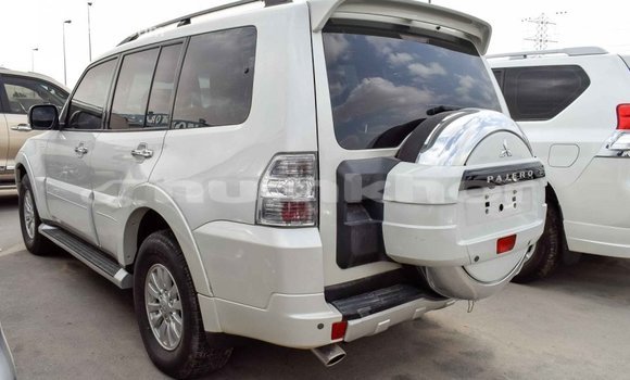 Buy Import Mitsubishi Pajero White Car in Import - Dubai in Bumthang Buy Import Mitsubishi Pajero White Car in Import - Dubai in Bumthang