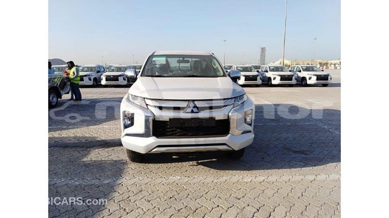 Big with watermark mitsubishi l200 bumthang import dubai 3548