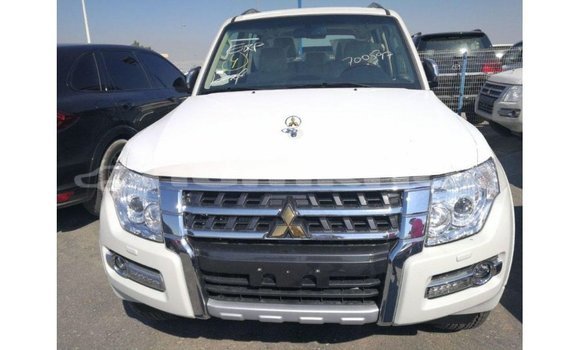 Buy Import Mitsubishi Pajero White Car in Import - Dubai in Bumthang Buy Import Mitsubishi Pajero White Car in Import - Dubai in Bumthang