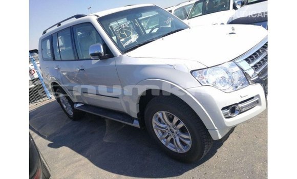 Buy Import Mitsubishi Pajero White Car in Import - Dubai in Bumthang Buy Import Mitsubishi Pajero White Car in Import - Dubai in Bumthang