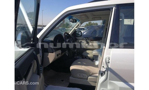 Buy Import Mitsubishi Pajero White Car in Import - Dubai in Bumthang Buy Import Mitsubishi Pajero White Car in Import - Dubai in Bumthang