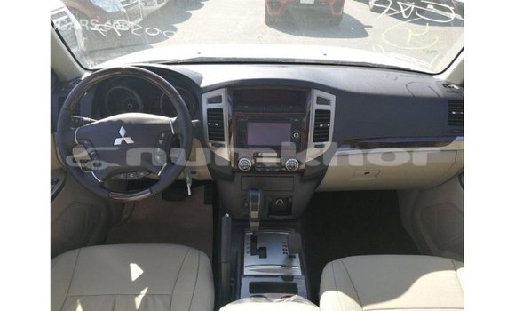 Buy Import Mitsubishi Pajero White Car in Import - Dubai in Bumthang Buy Import Mitsubishi Pajero White Car in Import - Dubai in Bumthang