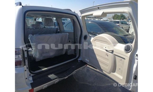 Buy Import Mitsubishi Pajero White Car in Import - Dubai in Bumthang Buy Import Mitsubishi Pajero White Car in Import - Dubai in Bumthang