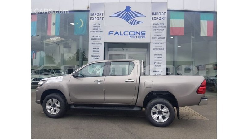 Big with watermark toyota hilux bumthang import dubai 3557