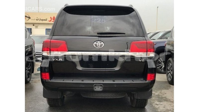 Big with watermark toyota land cruiser bumthang import dubai 3562