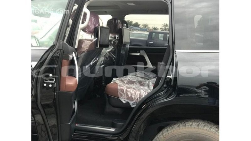 Big with watermark toyota land cruiser bumthang import dubai 3562