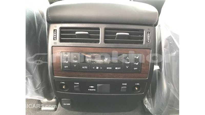 Big with watermark toyota land cruiser bumthang import dubai 3562