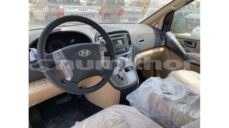 Big with watermark hyundai accent bumthang import dubai 3573