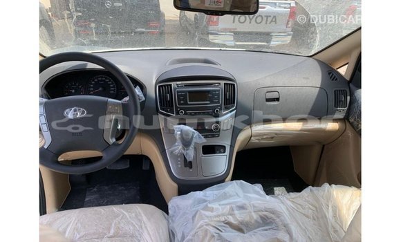 Buy Import Hyundai Accent White Car in Import - Dubai in Bumthang Buy Import Hyundai Accent White Car in Import - Dubai in Bumthang